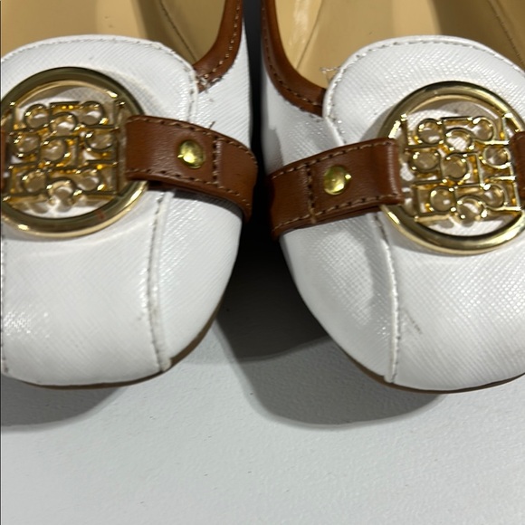 Liz Claiborne White and Brown Flats - Picture 3 of 6
